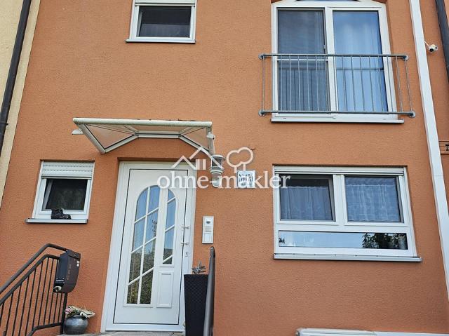 Exklusives Reihenmittelhaus mit Pool und Klimaanlage