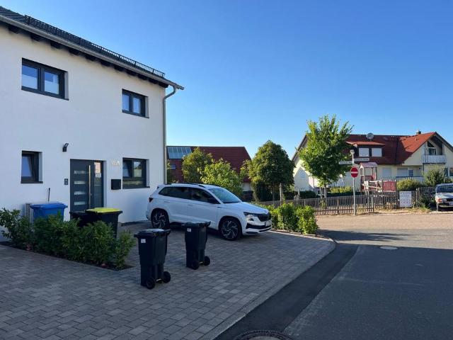 Exklusives Reiheneckhaus mit Garten und moderner Ausstattung
