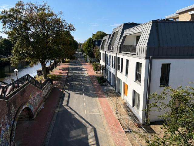 Exklusives Reihenendhaus angrenzend an die alte Amalienstraße in Oldenburg mit Kanalblick!