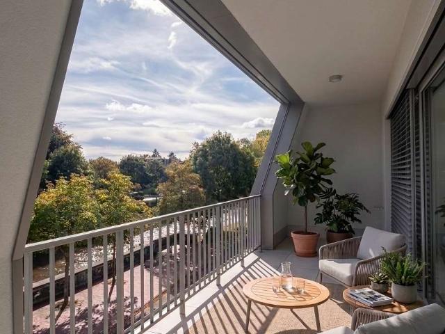 Exklusives Reihenendhaus angrenzend an die alte Amalienstraße in Oldenburg mit Kanalblick!