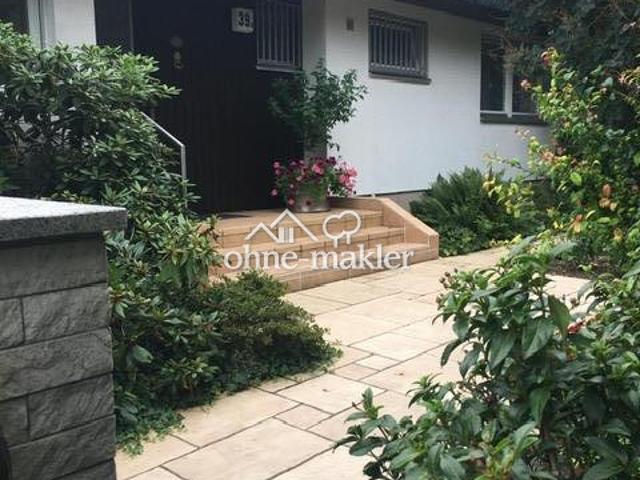 Exklusives Reihenendhaus im Bungalow Stil mit Galerie, Pool und traumhaften Garten