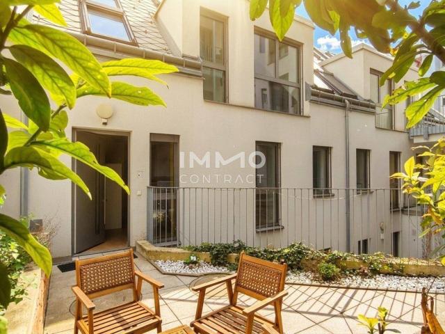 Exklusives Stadthaus mit Doppelhauscharakter – Wohnen & Arbeiten auf 239 m² und 99 m² Terrassen in Hinterhoflage