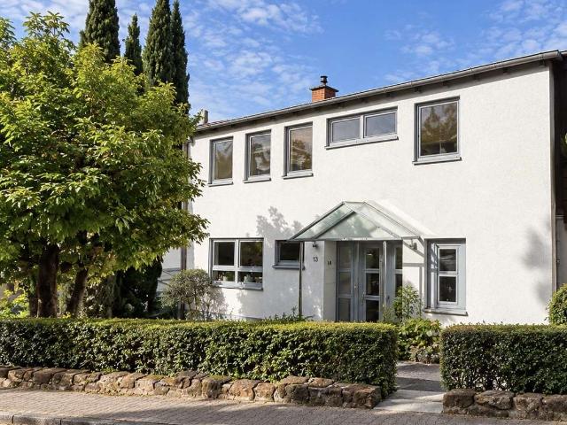 Exklusives Split Level Haus in Dossenheimer Bestlage, Traumgarten & direkt am Waldrand