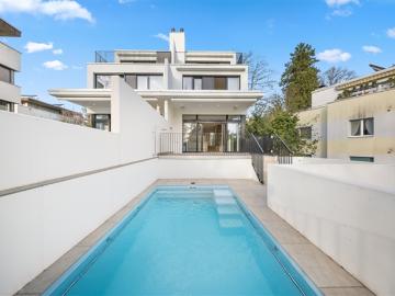 Exklusives Terrassenhaus mit Pool, Lift & Einliegerwohnung in Riehen