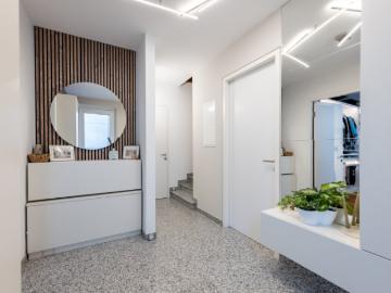 Exklusives Weinberg Refugium: unverbaubarer Panoramablick in absoluter Ruhelage I hightech Pool I Dachterrasse mit Whirlpool I Erdwärme, Solarpaneele, Fußbodenheizung, Kühldecke