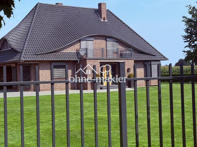 Großzügiges Einfamilienhaus mit Pool