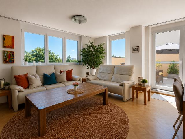 Exklusives Wohnen: 4 Zimmer Maisonette mit großzügiger Dachterrasse!