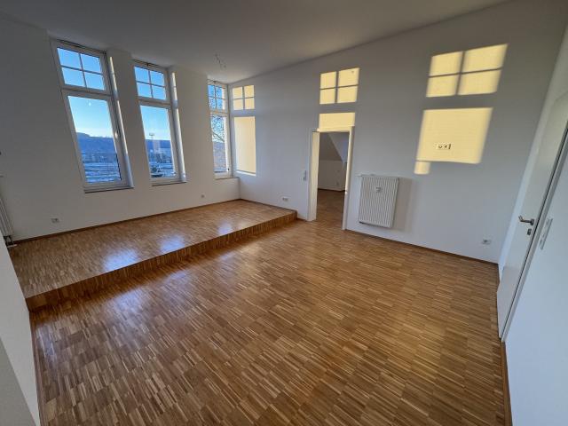 Exklusives Wohnen: 3 Raum Wohnung mit Balkon und Aufzug!