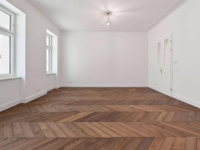 Exklusives Wohnen zwischen Donaukanal und Liechtensteinpark! Generalsanierter, südwestseitiger Drei Zimmer Erstbezug!