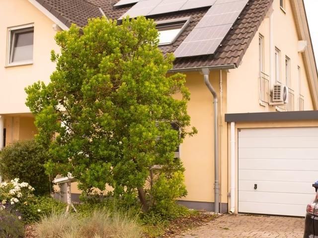 Exklusives Wohnen am Feldrand Doppelhaushälfte