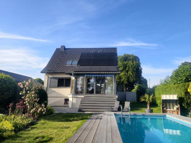Effizienzhaus A am Kummerower See – Wärmepumpe, PV, Pool, Sauna & nah zum Hafen