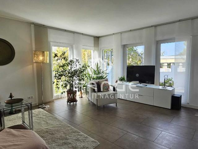 Exklusives Wohnen auf zwei Ebenen – Maisonettewohnung mit Terrasse und TG Stellplätzen