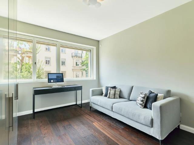 Exklusives Wohnen im Westend Stilvolle, vollmöblierte Designerwohnung mit Südwestloggia