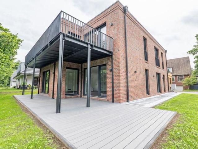 Exklusives Wohnen im Grünen: Barrierefreier Neubau Erstbezug in stadtnaher Top Lage von Stade