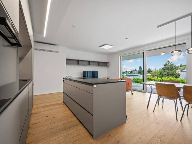 Exklusives Wohnen im Grünen – Möblierte 4 Zimmer Wohnung mit Terrasse, Garten und Gemeinschaftspool