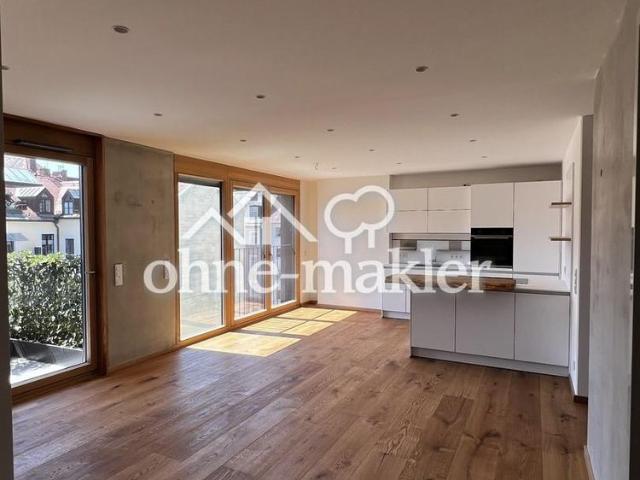 Exklusives Wohnen im Lehel – Neuwertige Wohnung mit Lift & Klimatisierung & Arbeitszimmer