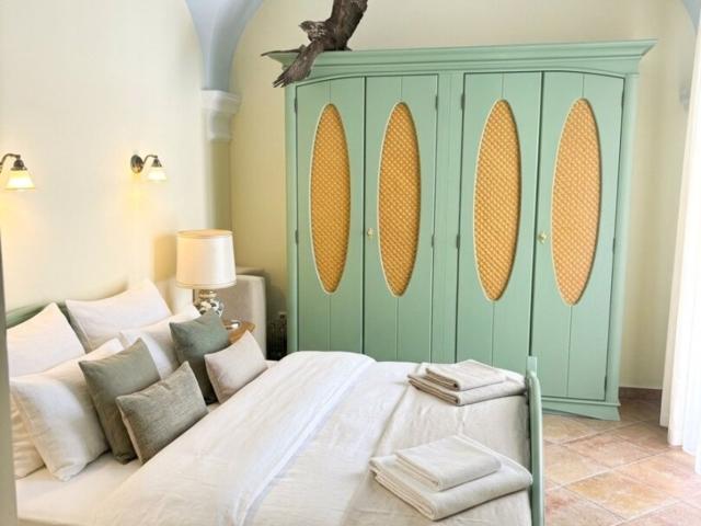 Exklusives Wohnen im Schloss Mondsee: Geschmackvolle 2 1/2 Zimmer Wohnung mit Tiefgaragenstellplatz € 500.000