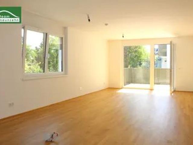Exklusives Wohnen in Bestlage: 3 Zimmer Wohnung mit Einbauküche, Balkon und Garagenstellplatz!