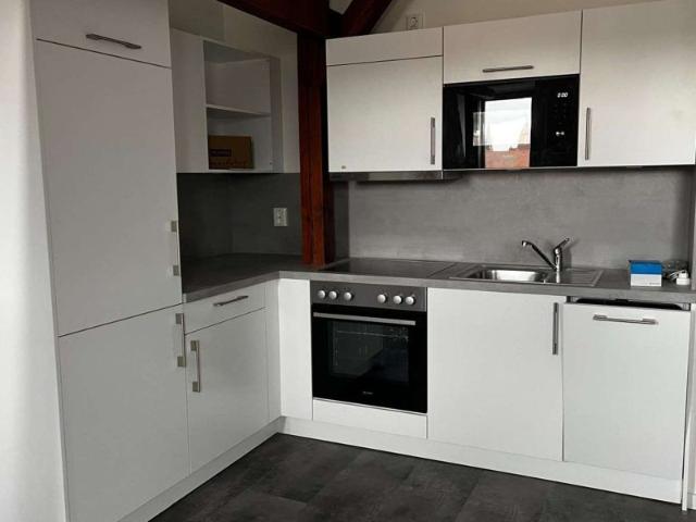 Exklusives Wohnen in der Altstadt: Sanierte 2 Zimmer Dachgeschosswohnung mit Einbauküche