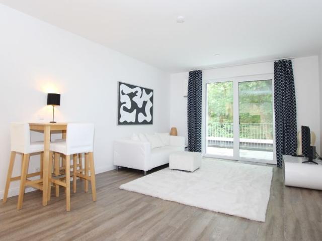 Exklusives Wohnen in einer 2 Zimmer Penthouse Wohnung mit Dachterrasse und Stellplatz inkl. EBK