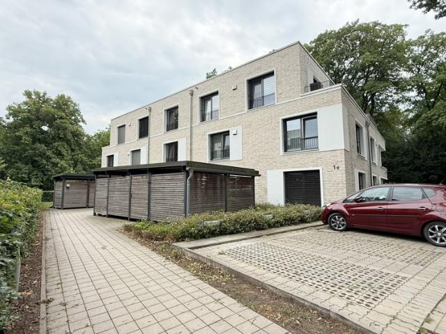 Exklusives Wohnen in einer 2 Zimmer Penthouse Wohnung mit Dachterrasse und Stellplatz inkl. EBK