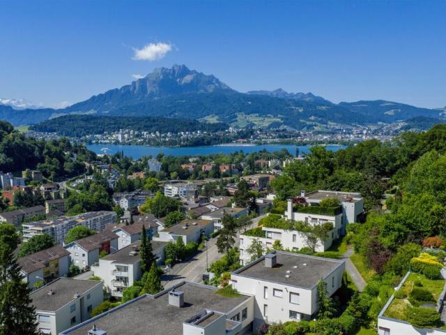 Exklusives Wohnen mit Seepanorama und Pilatusblick