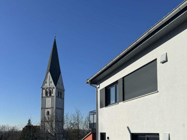 Exklusives Wohnen mit Weitblick – lichtdurchflutete 3 Zimmer Wohnung mit Südwestbalkon in Grafrath