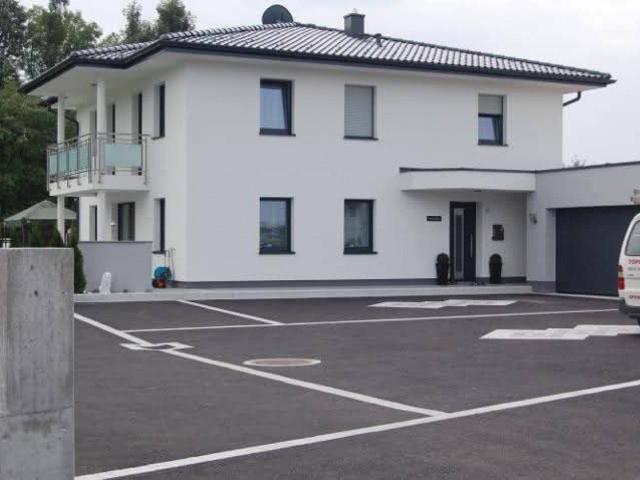 Exklusives Wohnensemble mit Einfamilienhaus und Bungalow – Wohnen auf höchstem Niveau in idyllischer Lage
