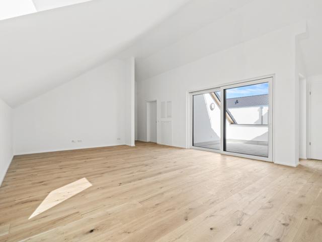 Exklusives Wohnerlebnis: 3,5 Zi. Penthouse mit Dachterrasse und gutem Schnitt in Achstetten