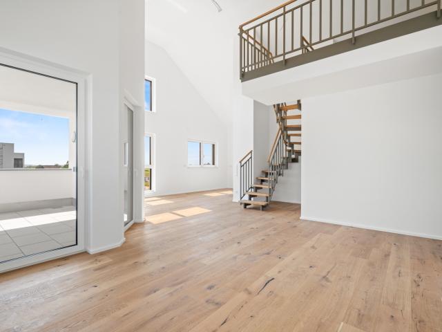 Exklusives Wohnerlebnis auf zwei Ebenen: 4,5 Zimmer Maisonette mit Galerie und Balkon in Achstetten
