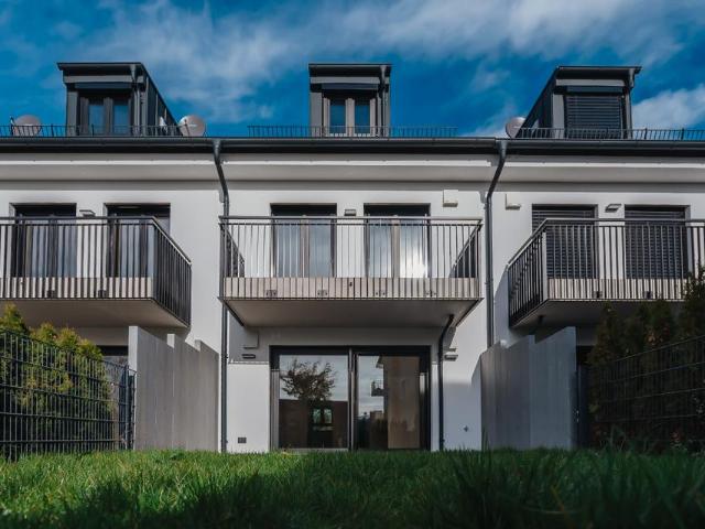 Exklusives Wohnerlebnis in Mering – Luxuriöses Reihen Mittelhaus