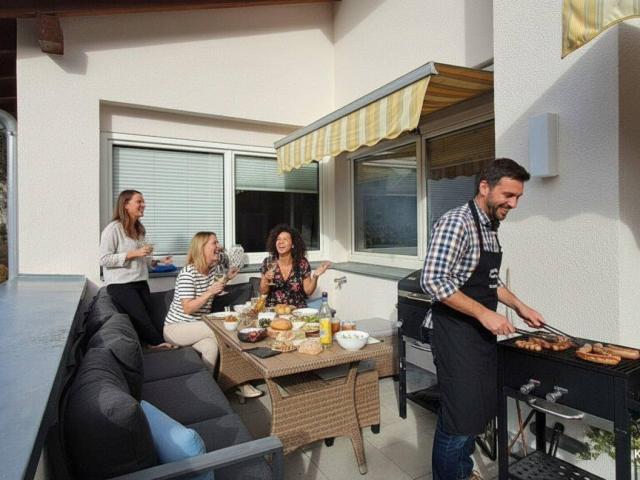Exklusives Wohnerlebnis in Pfunds: Charmante Terrassenwohnung mit Penthouse Charakter
