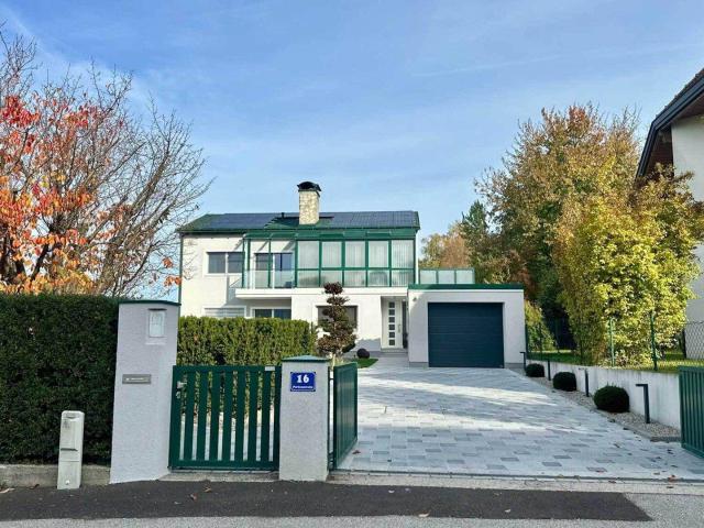 Exklusives Wohnhaus in Enns mit Pool, Outdoorküche und Wintergarten zu verkaufen