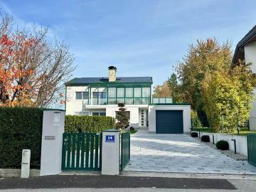 Exklusives Wohnhaus in Enns mit Pool, Outdoorküche und Wintergarten zu verkaufen