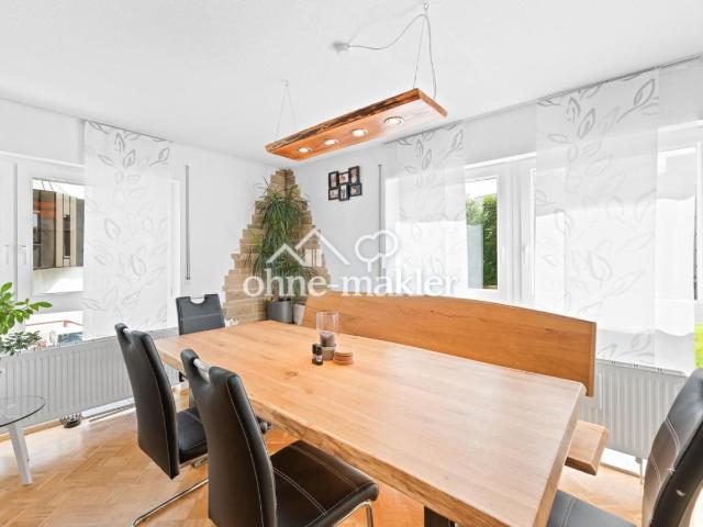 2 Etagen Wohnung mit 2 TG Stellplätze, EBK, 2 Badezimmer, Balkon und Terrasse