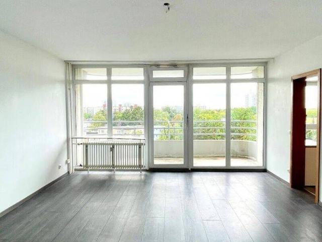 Exklusives 1 Zimmerwohnung mit Balkon in begehrter Lage Berlin Gropiusstadt