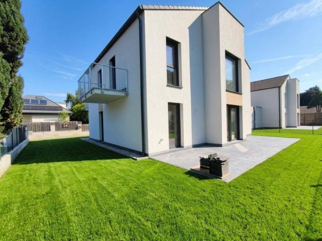 Exklusives 5 Zimmer Einfamilienhaus mit Garage Schlüsselfertig Großzügige Wohnflächen trifft auf idyllischen Eigengarten Wohnkomfort auf höchstem Niveau