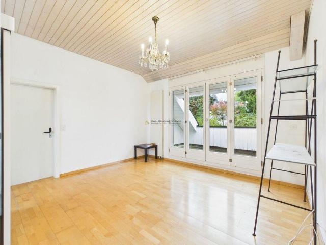 Exklusives 6.5 Zimmer Einfamilienhaus mit grosszügigem Garten