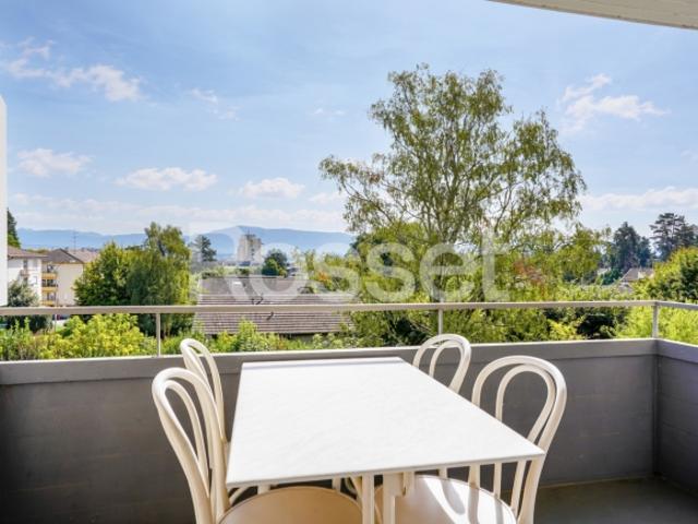 Exklusivität Charmante 3 Zimmer Wohnung mit Balkon im Herzen von Versoix