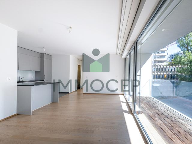 Exklusivität: Große 4 Zimmer Wohnung von 84 m², gewichtet in Les Eaux Vives
