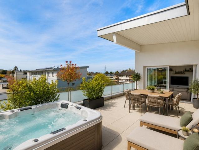 EXKLUSIVITÄT I Wunderschönes 4,5 Zimmer Attikageschoss mit grosser Terrasse