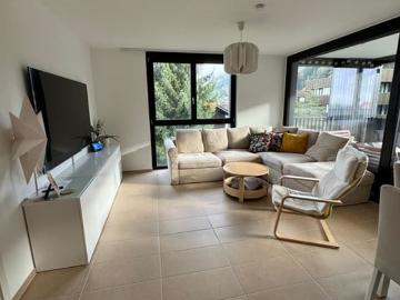 Wohfühlen für Groß und Klein und auch für Haustiere schicke, zentrumsnahe 3 Zimmer Wohnung mit Balkon, im Grünen