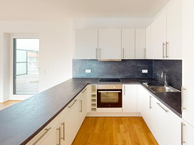 Exlusive 3 Zimmer Wohnung mit EBK, Balkon und Dachterrasse