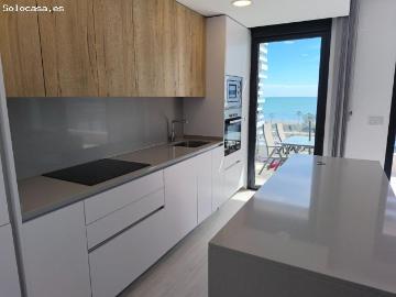 EXLUSIVO ÁTICO CON TERRAZA Y VISTAS AL MAR EN RESIDENCIAL HALIA, MÁLAGA
