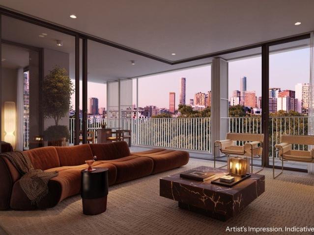 Expansive 3 Bed Residence with Ample Storage