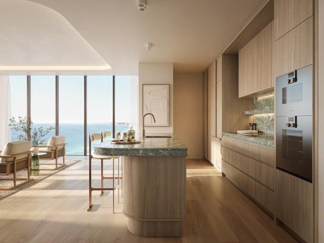 Expansive 3 Bedroom Residence with Dual Aspect Coastal Outlooks