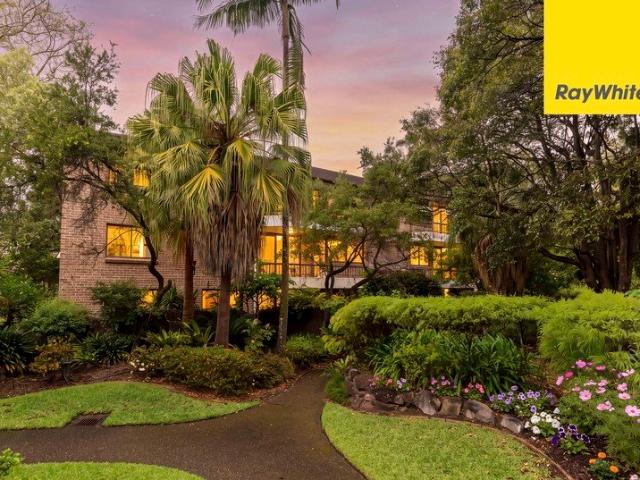 Expansive 162sqm Full Brick Unit Mins' to Station