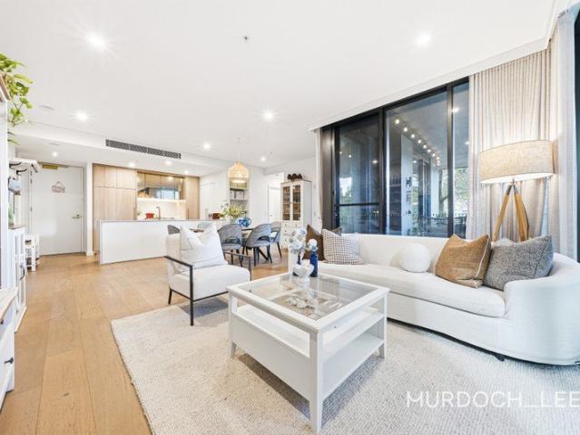Expansive 183m² Garden Apartment | Walk to Showground Metro