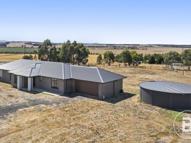 EXPANSIVE 22.82 ACRE LIFESTYLE AND HORSE RETREAT WITH MODERN FAMILY COMFORTS IN TRAWALLA