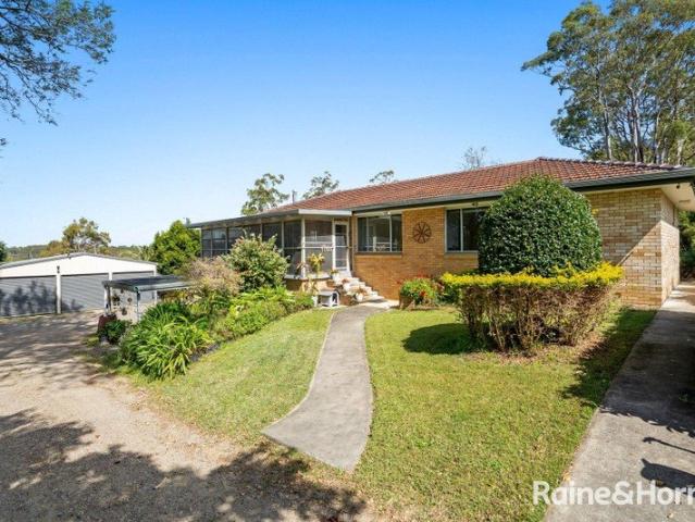 Expansive 2.5 Acres with Multiple Living Zones & Accommodation Options | RU6 Zoning